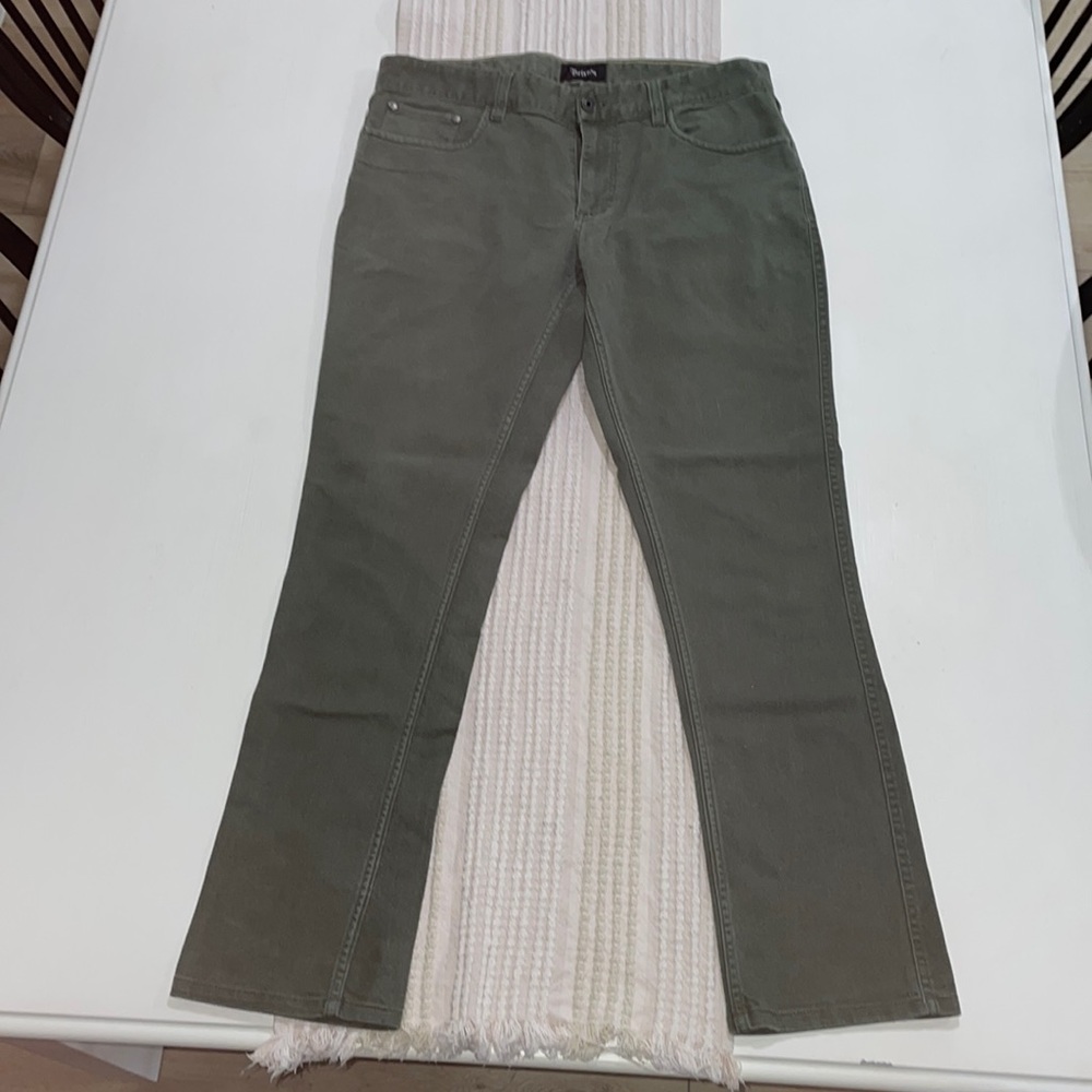 Brixton skinny jeans in olive green. Men’s 36W 33L. Excellent condition. Sharp!